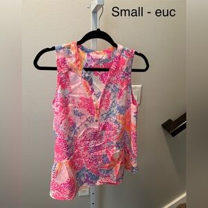 Lilly Pulitzer small sleeveless tank shirt pink 
Excellent used condition! 
L